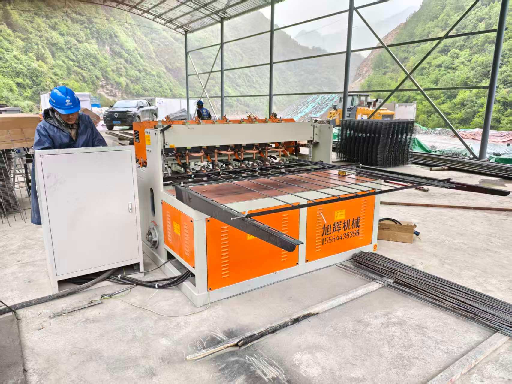 Steel mesh welding machine operation