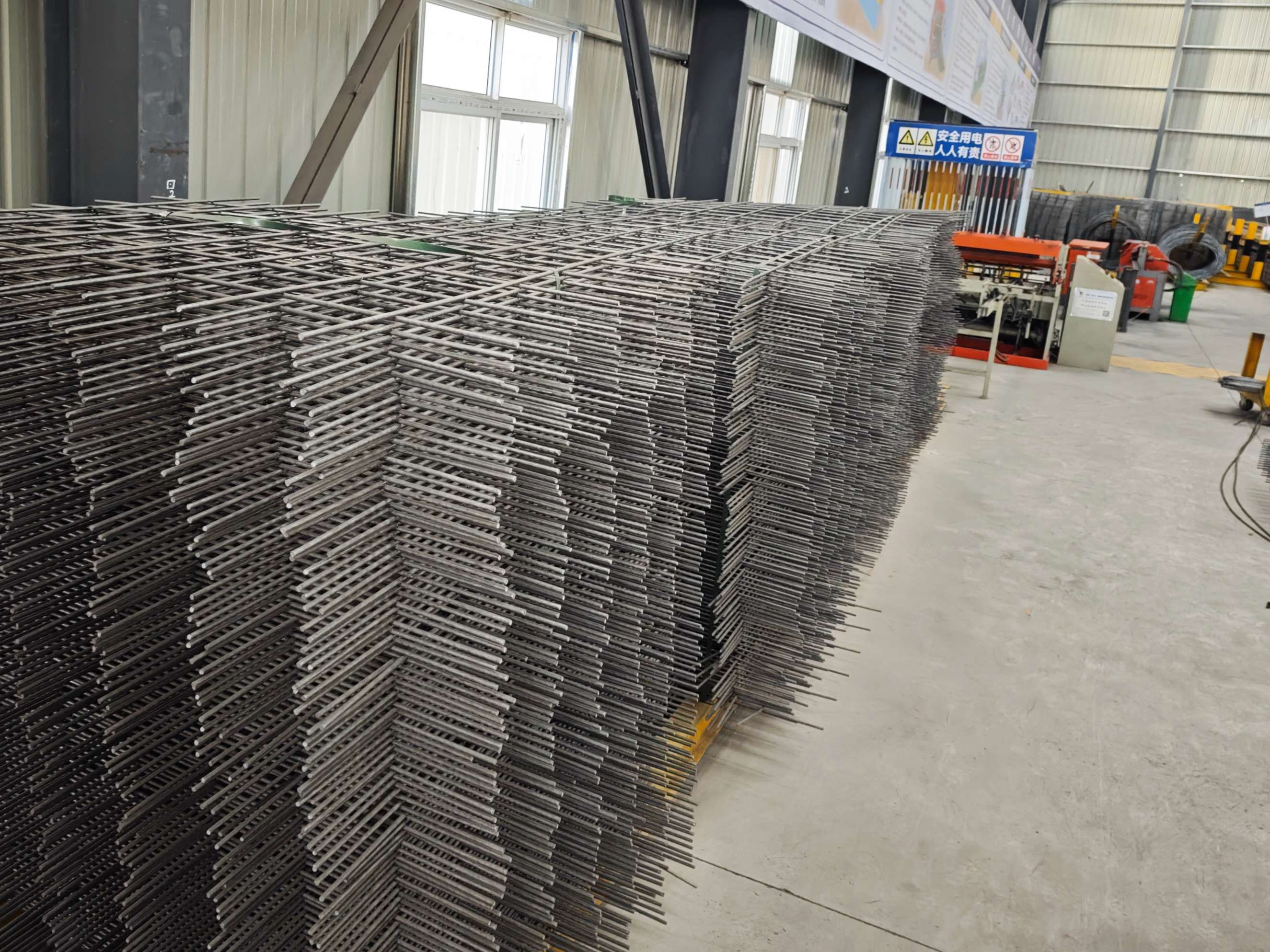 Automatic steel mesh welding line manufacturing facility