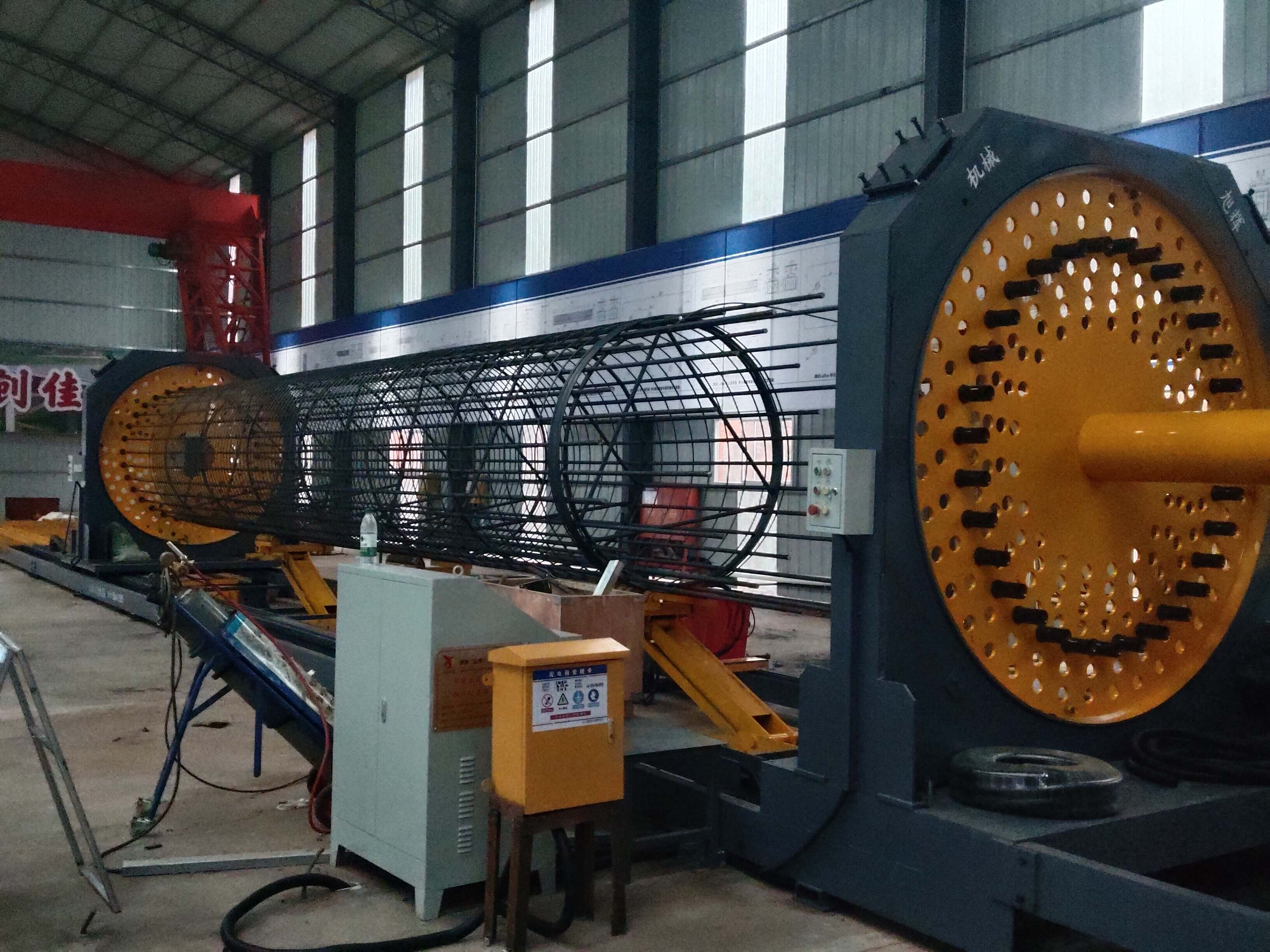 Reinforcement cage rolling welder in tunnel construction