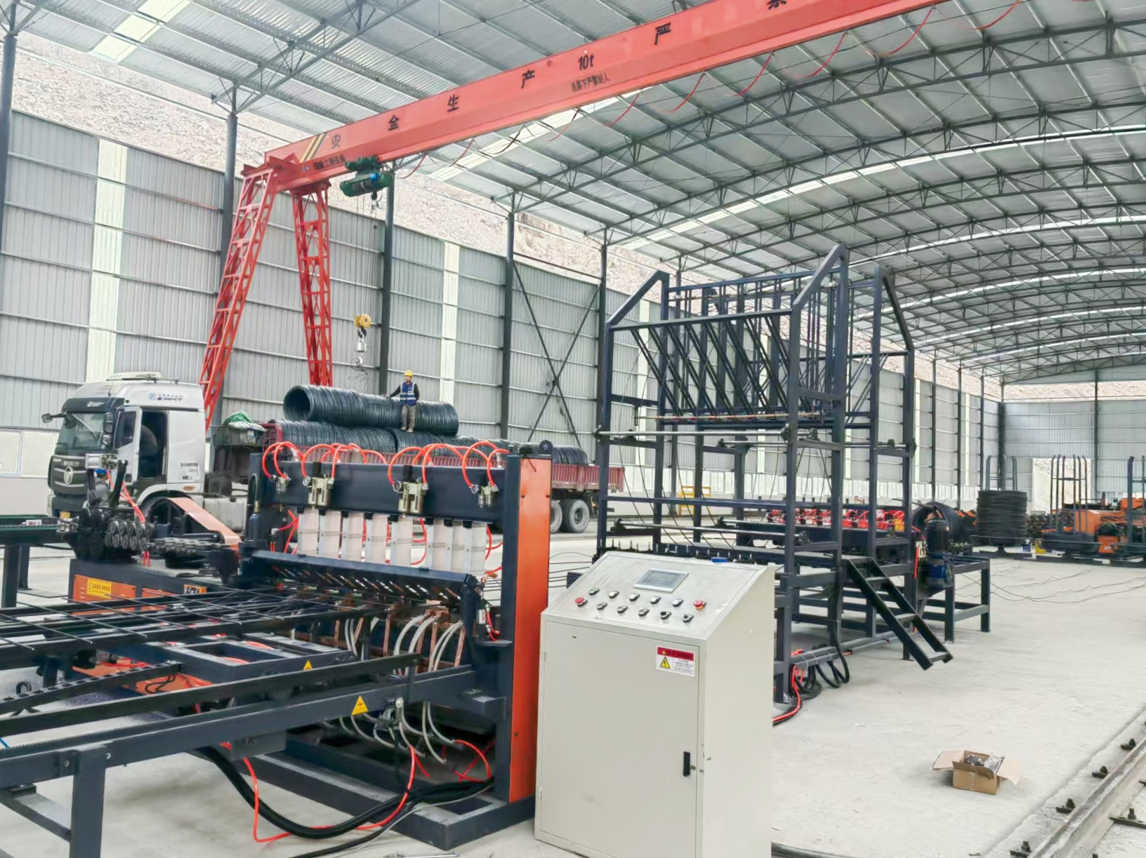 Automated steel mesh welding machine operation