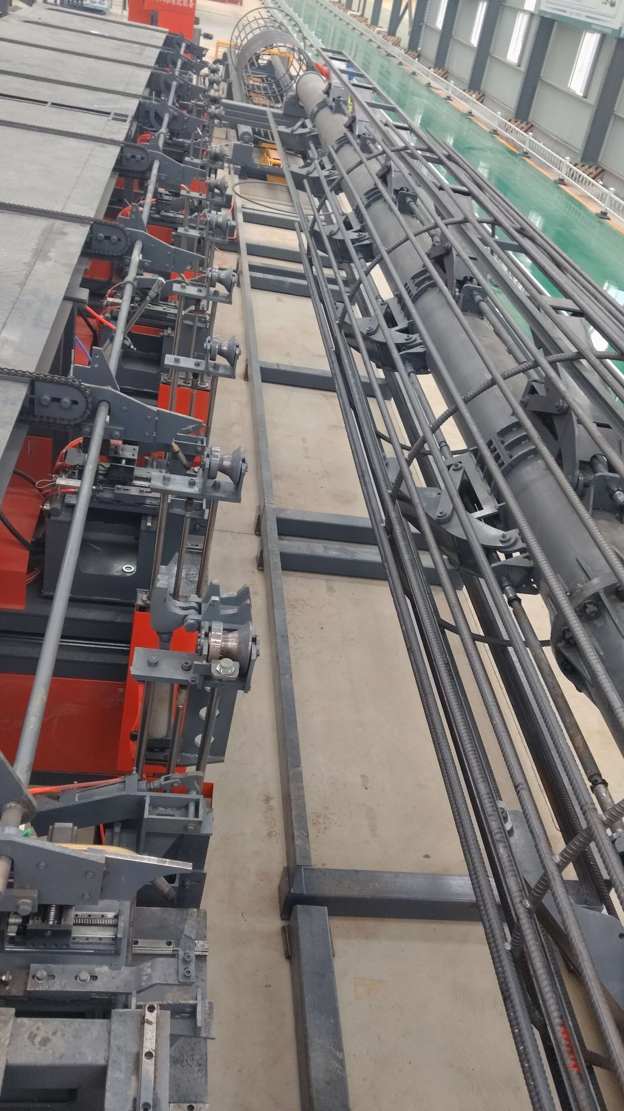 Fully automatic steel cage welding workstation in operation
