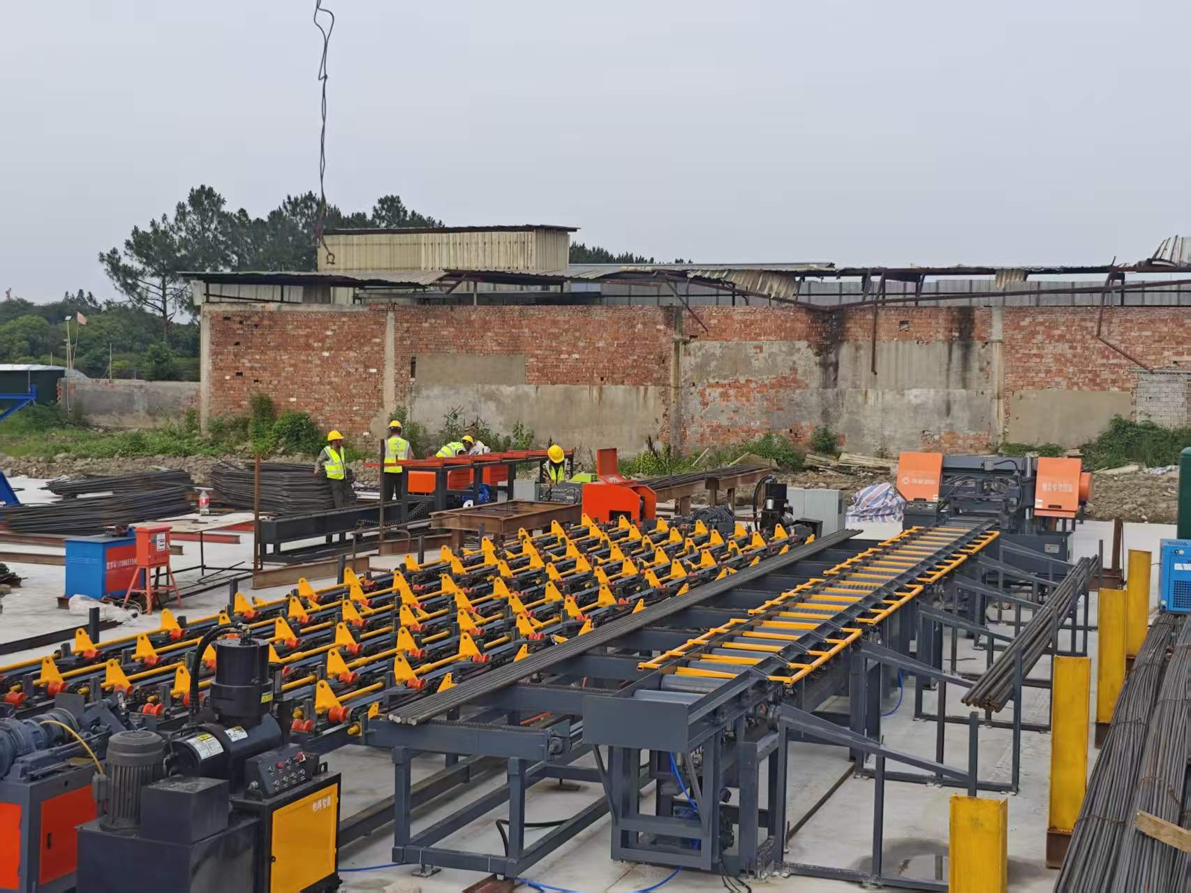 CNC steel bar sawing threading polishing production line in factory