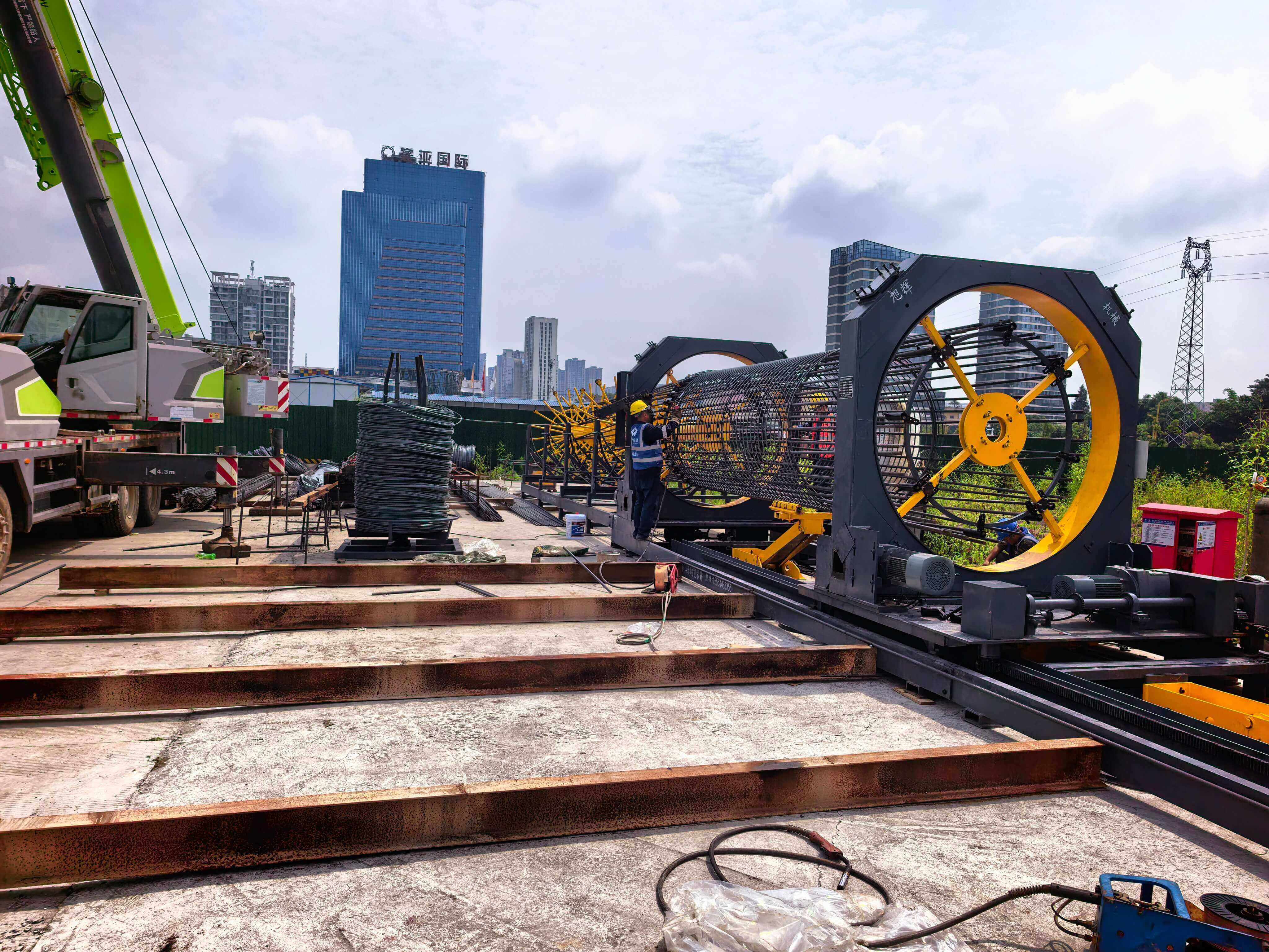 Steel reinforcement cage rolling machine in operation
