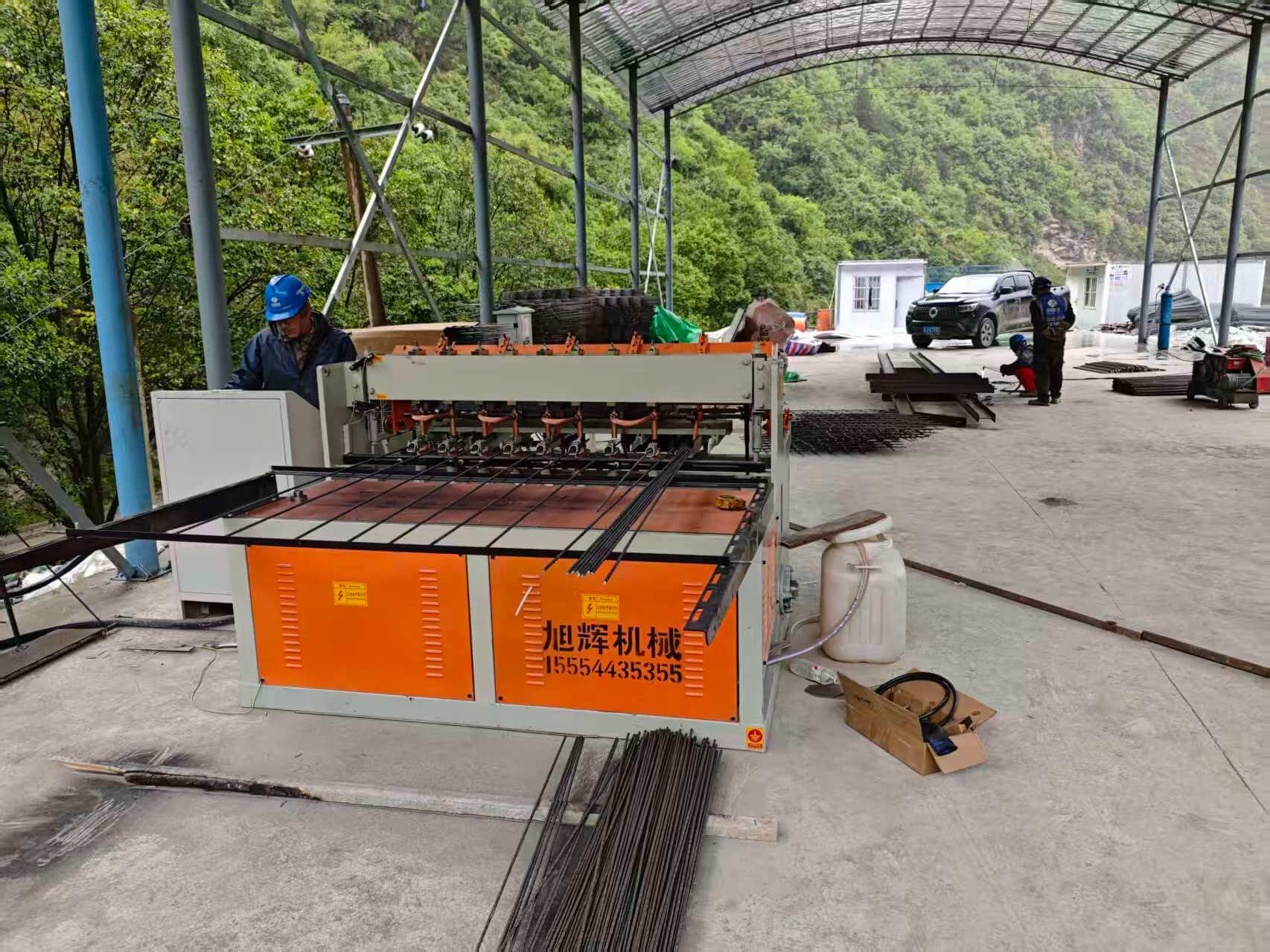 Smart steel mesh welding production line in operation