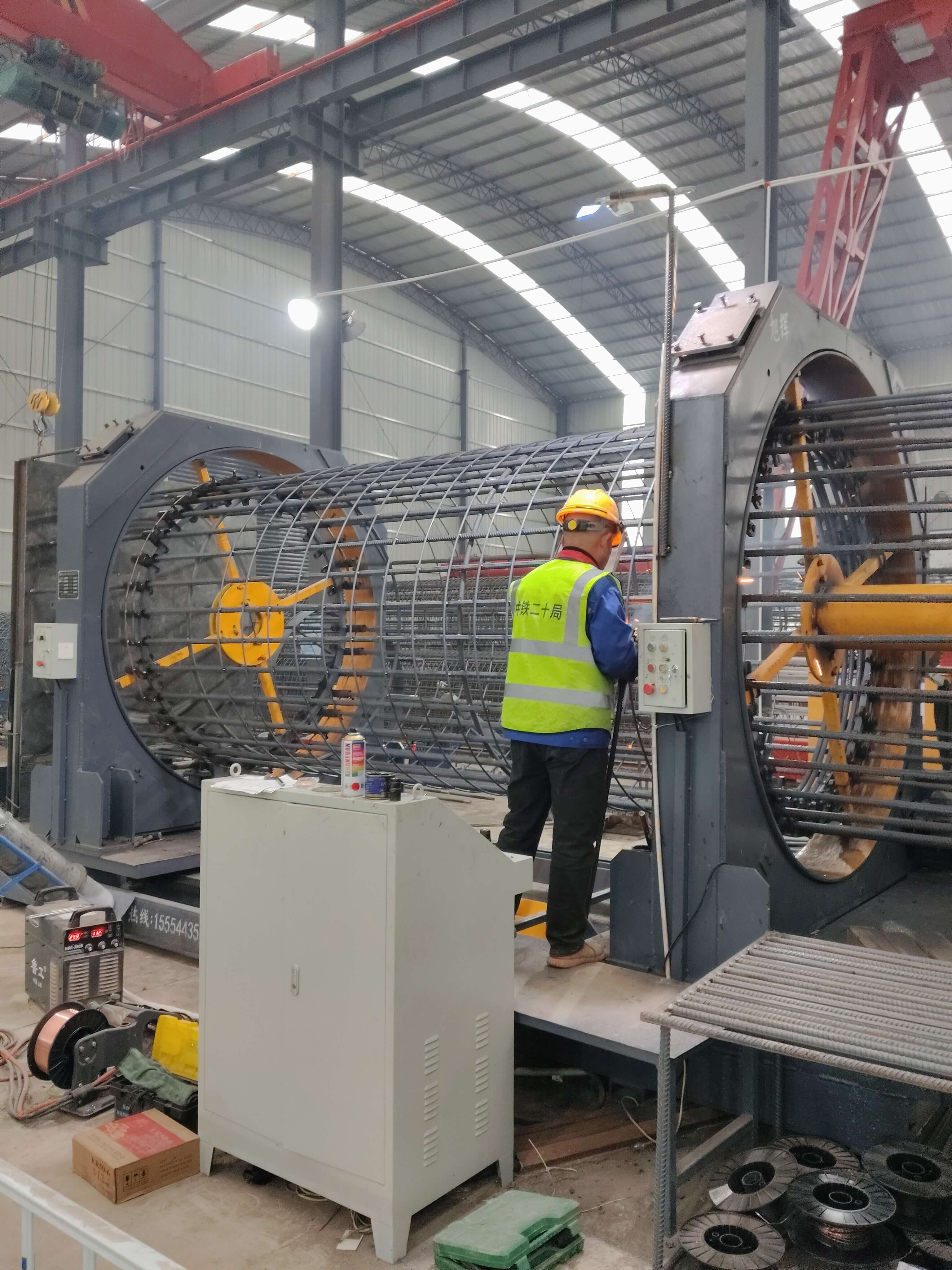 Intelligent steel cage welding station operation