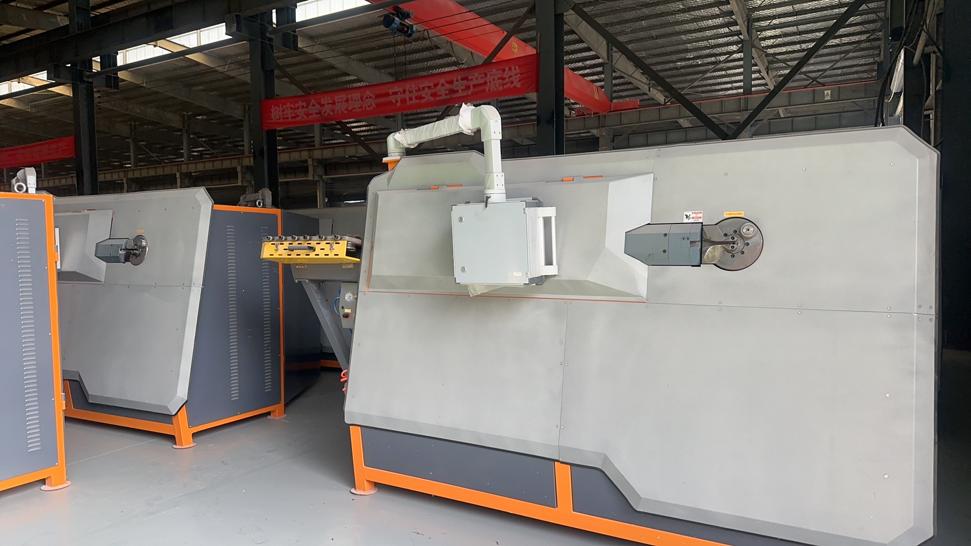 Fully automatic CNC steel bar stirrup bender in operation