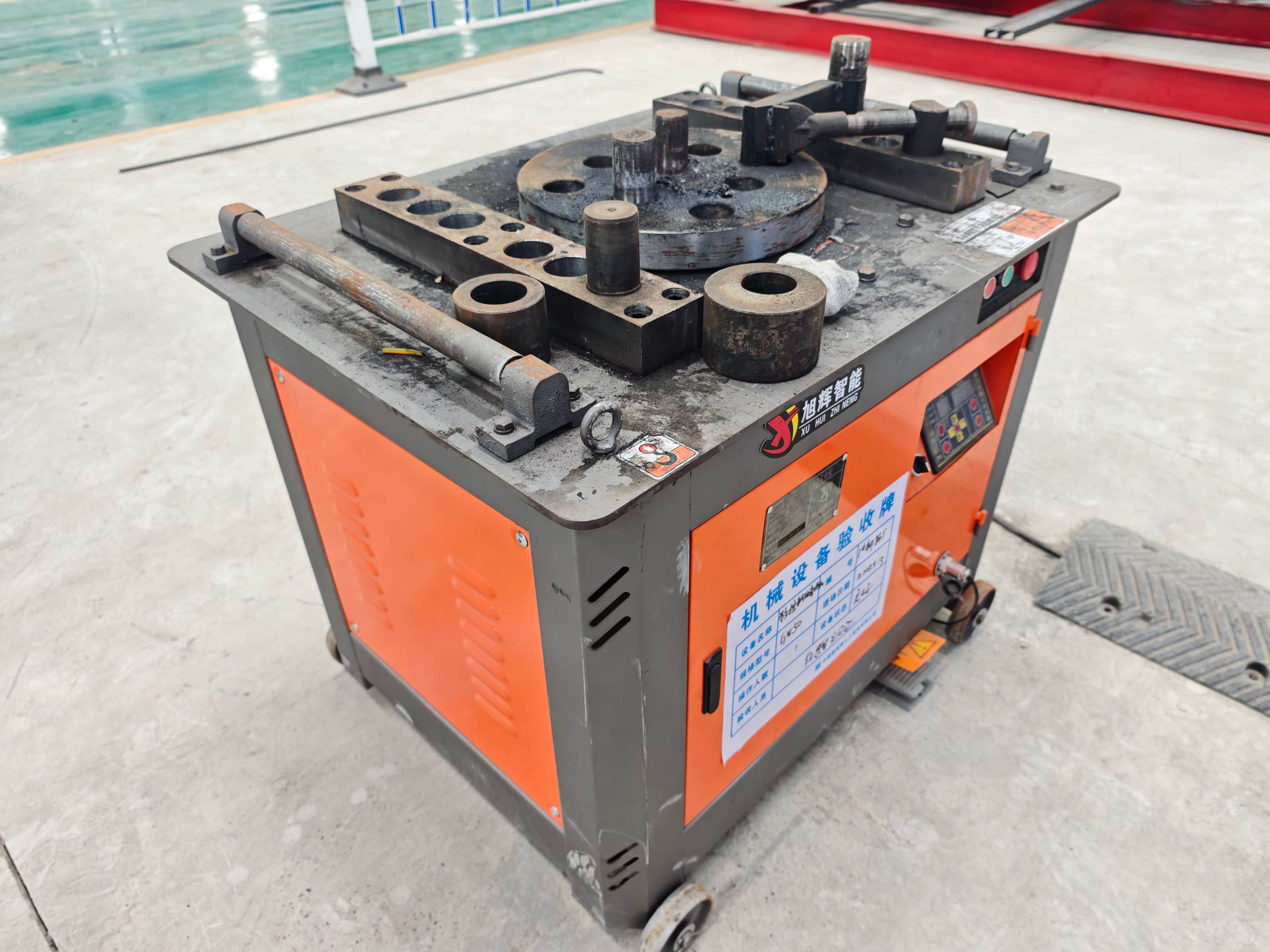 CNC steel bar bending machine operation demonstration