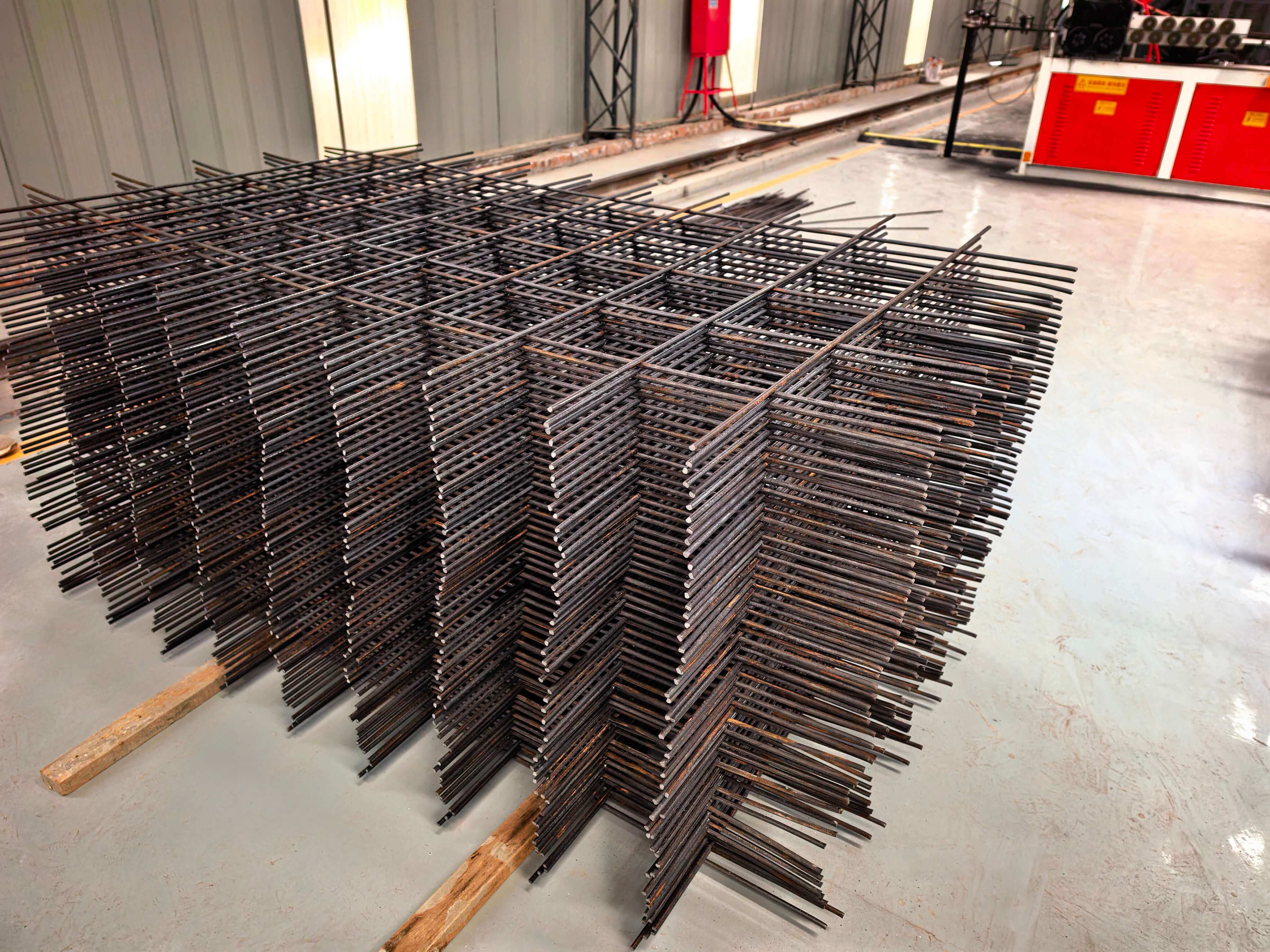 Industrial steel mesh welding machine manufacturer