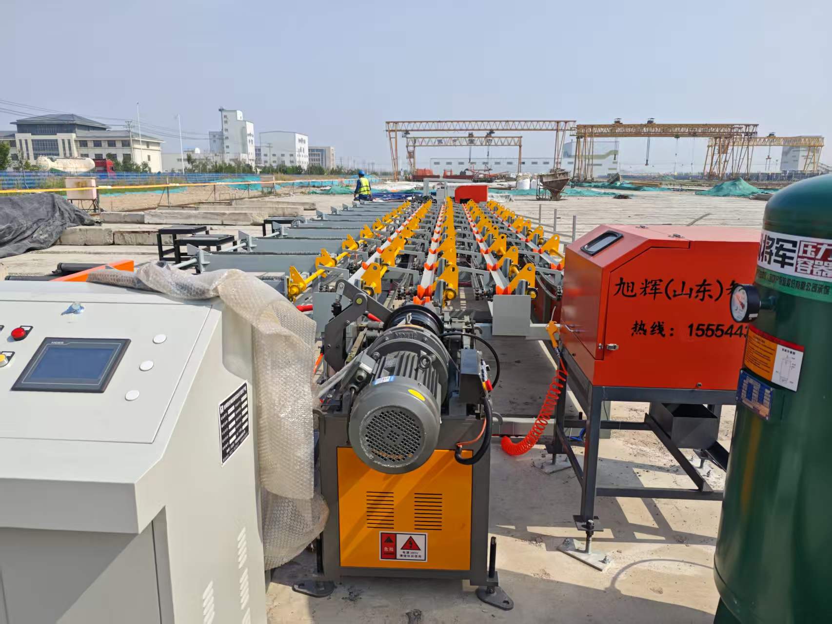 Steel bar sawing threading and polishing integrated machine