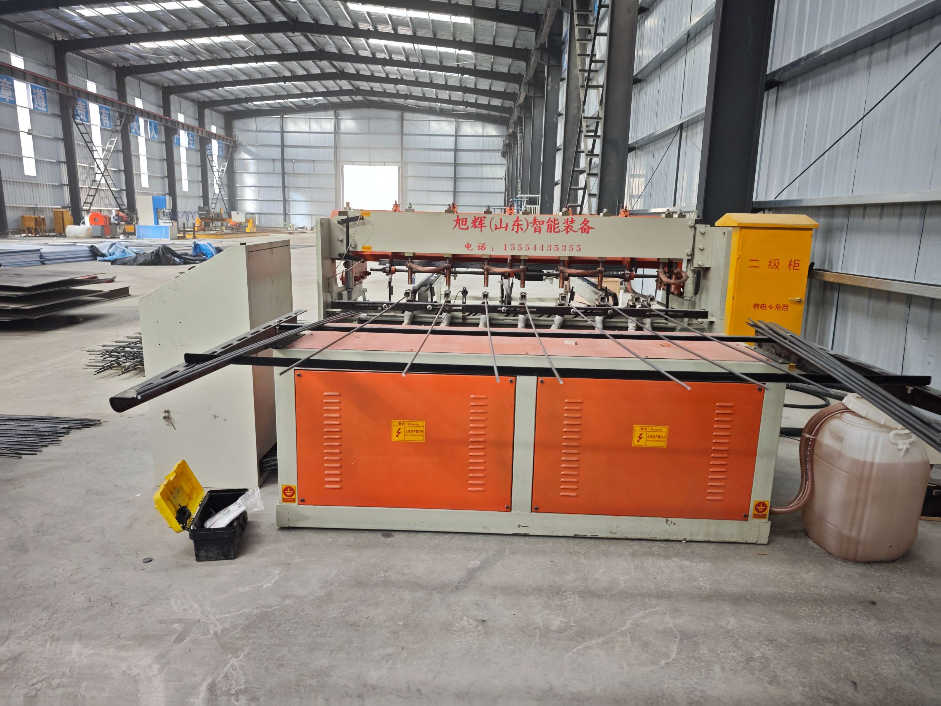 Steel mesh welding machine for highway construction
