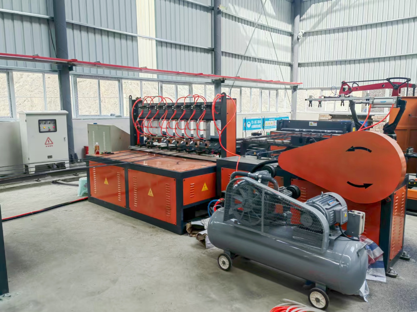 Smart steel mesh welding production line in operation