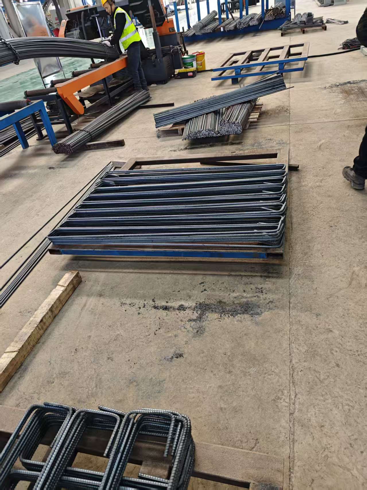 Steel bar bending equipment for construction projects