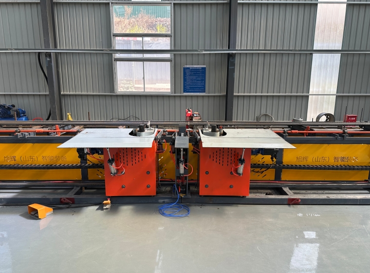 Horizontal four-head bending center